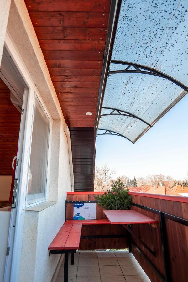 Kis Teniszhaz Ordacsehi Exterior foto