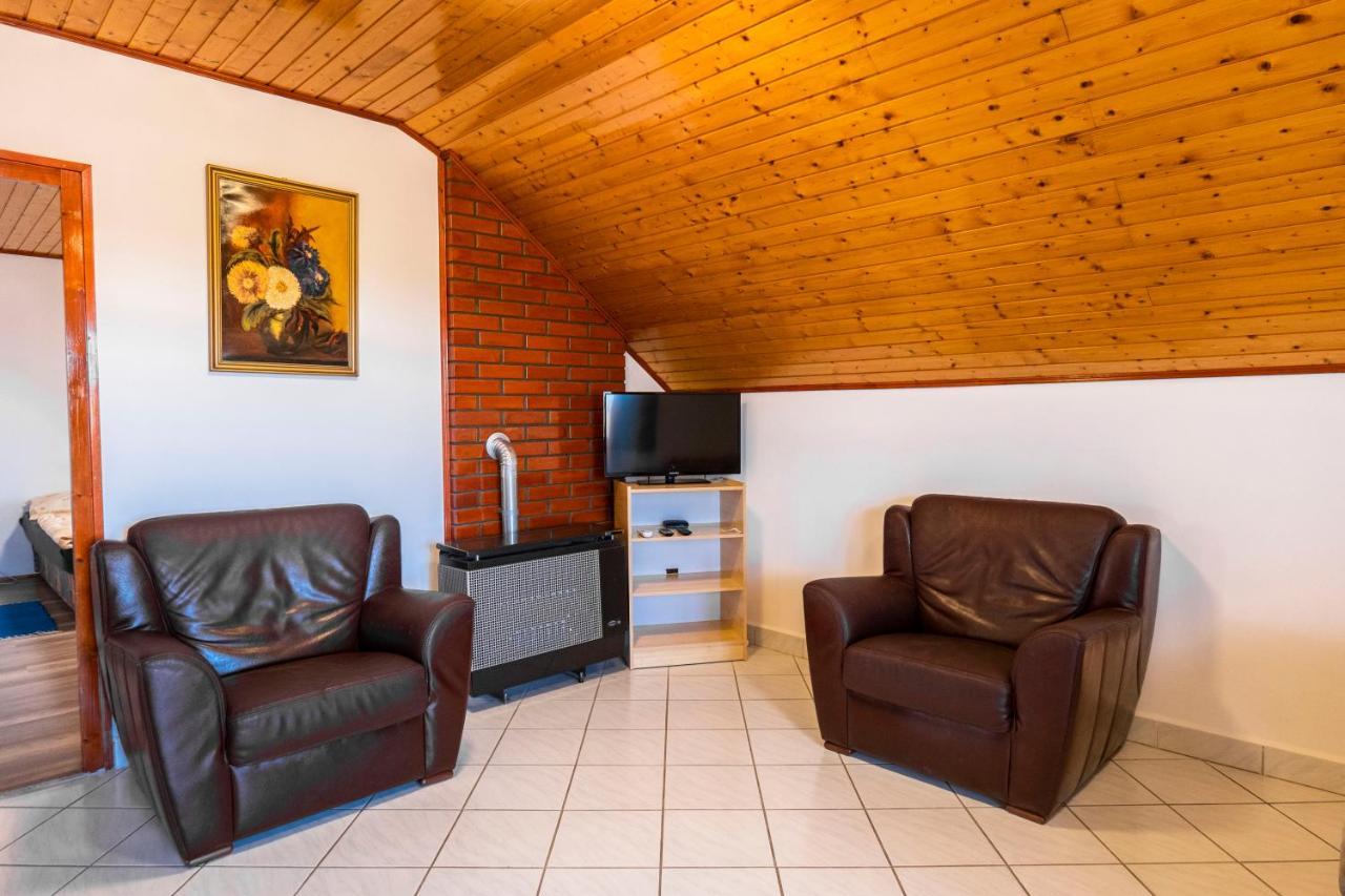 Kis Teniszhaz Ordacsehi Exterior foto